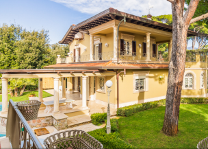 Villa di lusso nel centro di Forte dei Marmi